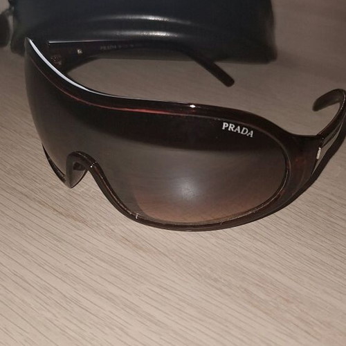 Prada sunglasses used, brown and red