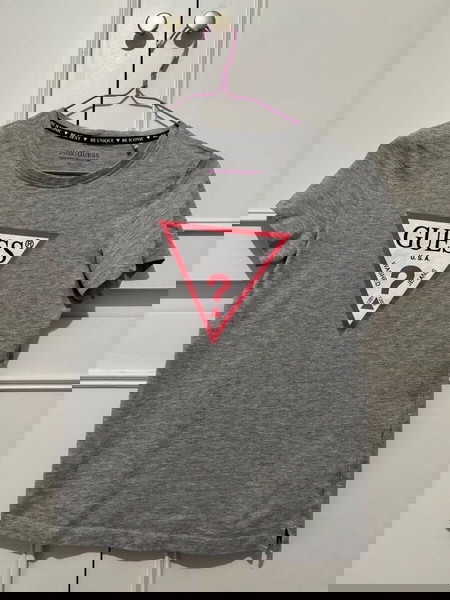 guess t-shirt medium