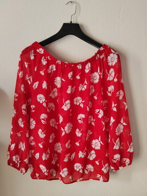 Red floral off shoulder blouse like new, size L