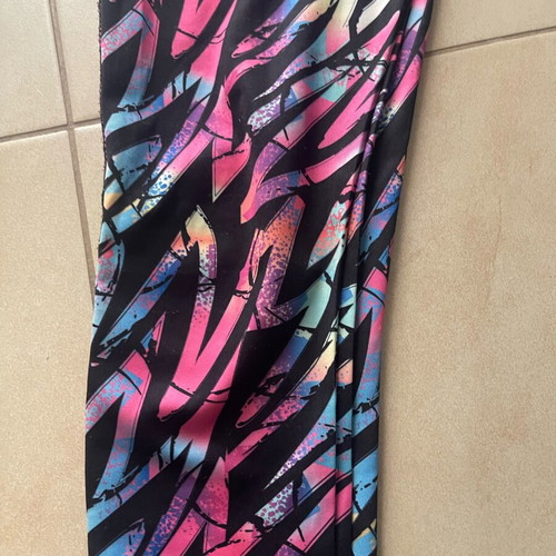 Colorful sports leggings like new, size L fitting medium