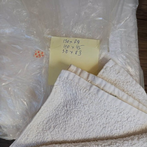 Froté Towels hotel type like new, set of 3 packs with 3 pieces each