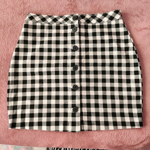 Checked black and white skirt like new, size 38 from H&M