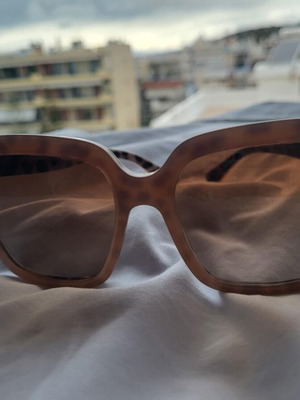 Dolce & Gabbana sunglasses salmon with leopard pattern like new
