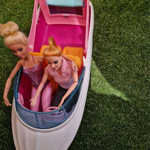 Barbie Σκάφος μεγάλο σαν καινούργιο μαζί με 2 Barbie