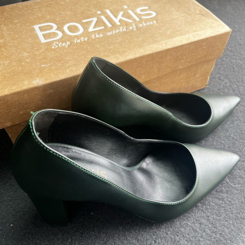 Bozikis green pumps like new, size 36