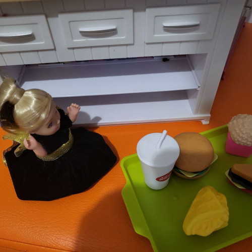 Barbie kitchen playset with sounds like new