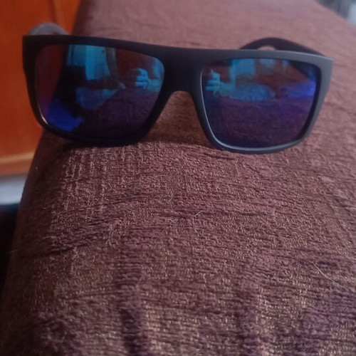 Sunglasses like new, black and blue lenses, no brand
