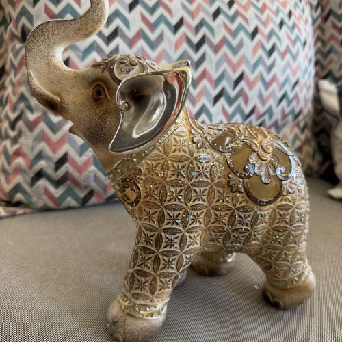Decorative elephants like new