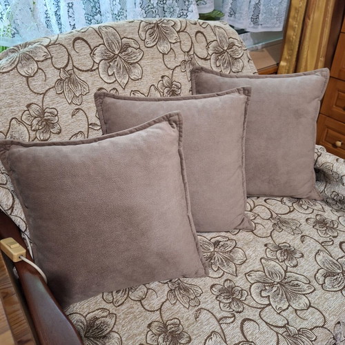Decorative pillows new, set of 3, beige 35x35 cm