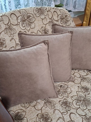Decorative pillows new, set of 3, beige 35x35 cm