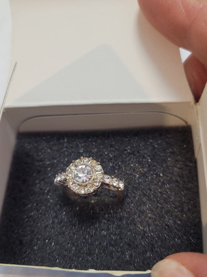 Avon ring new, adjustable size