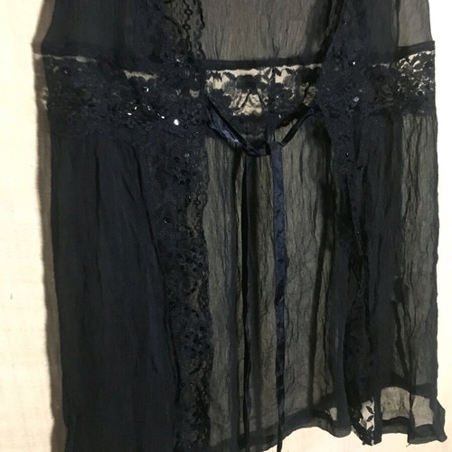 100% silk vest with embroidery like new, size M/L, black
