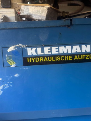 KLEEMANN hydraulic elevator mechanism for 4-floor building, three-phase power