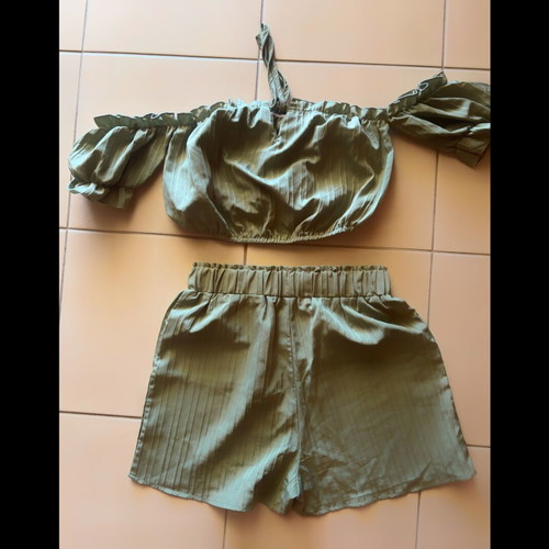 Summer set green shorts and top new