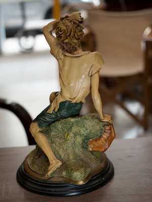 Vintage resin statue 29cm height used