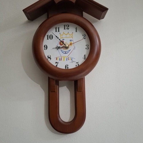 Wooden wall clock with pendulum Le Clown Pablo Picasso like new