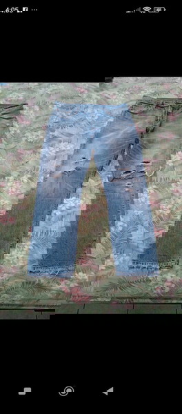Levis jeans M