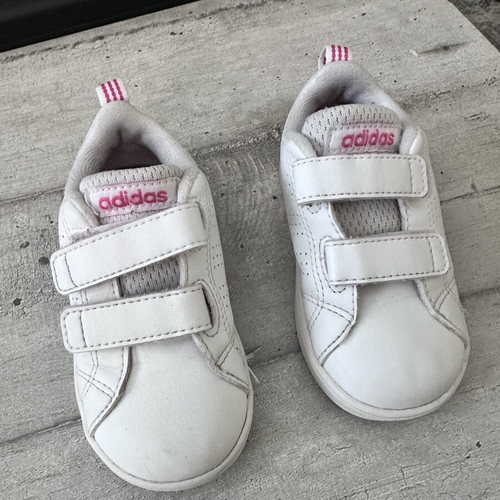 Adidas kids sneakers white with velcro size 22 like new