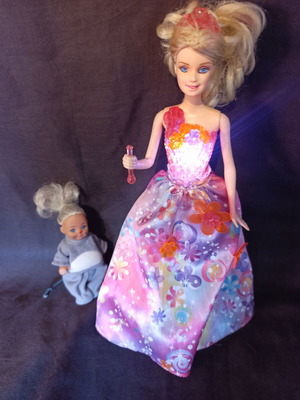 Barbie Set Secret Kingdom Princess Alexa used with Vintage Evi Love Halloween gift