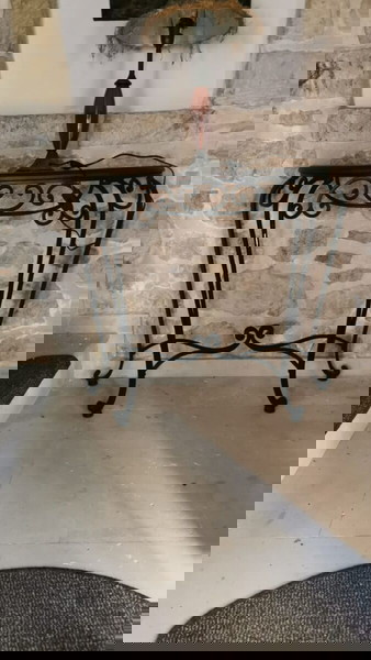 τραπεζάκι σαλονιού