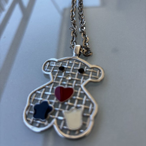 Children's necklace with teddy bear design like new