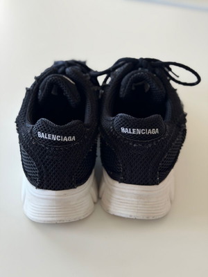 Balenciaga Phantom Sneakers size 41 like new, black