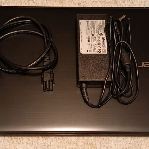 Acer Aspire E5-572G laptop used, i3-4000M, 8GB RAM, 120GB SSD, Nvidia 840M