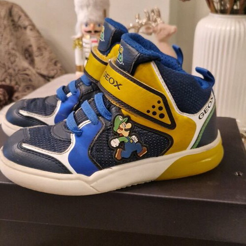 Geox Super Mario boots like new with lights, size 31