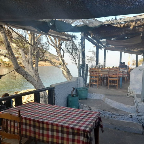 Seafront commercial space for rent in Kakia Thalassa, Keratea