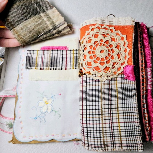 Handmade book/pouch for needles and threads like new