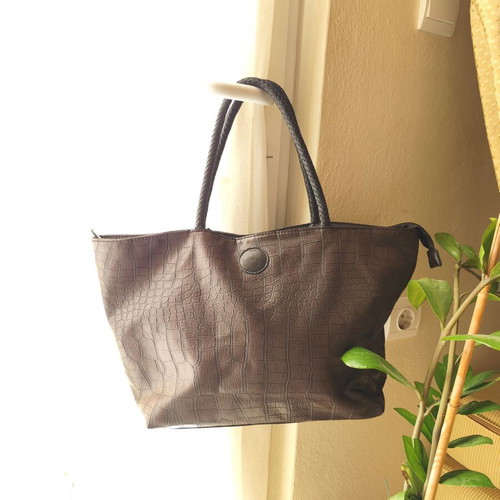 Brown handbag used, faux leather with damages near zipper