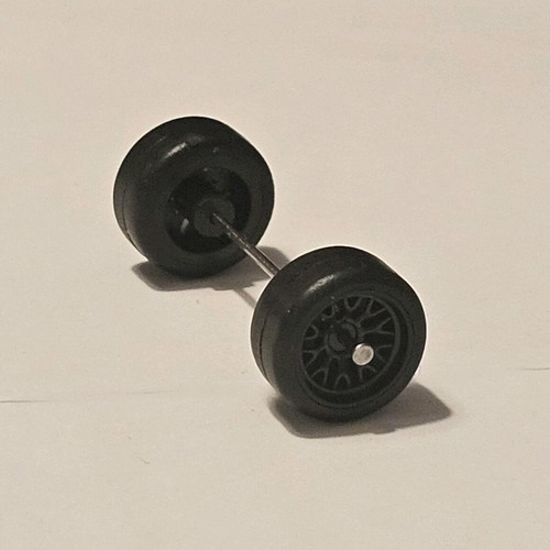 Ζάντες 1:64 για diecast tuning με λάστιχα και άξονες καινούργιες