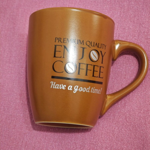 Set of 5 cups new