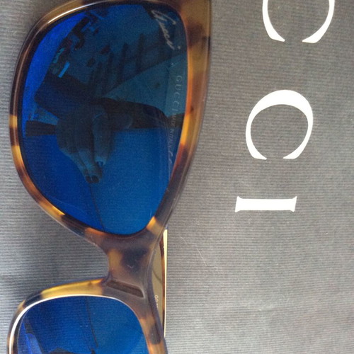 Gucci sunglasses brown frame blue mirror lens like new