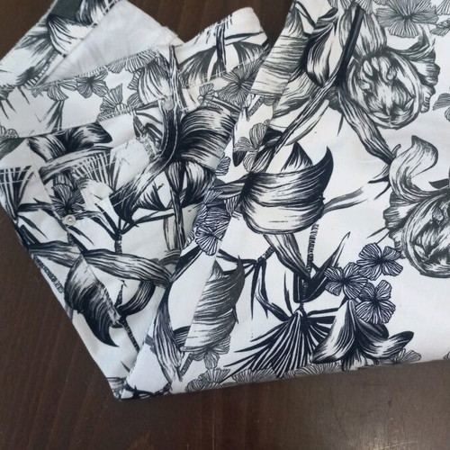 Zara women's pants like new, size S 36 8, black and white
