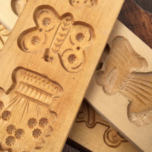Wooden Retro Biscuit Mold hand engraved like new