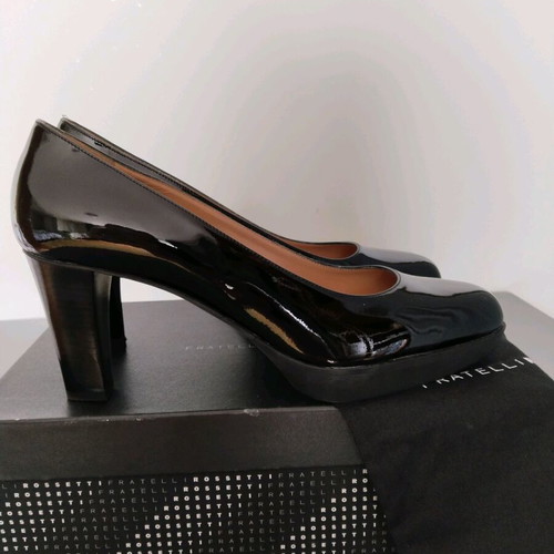 Fratelli Rossetti patent leather pumps new, size 39, black