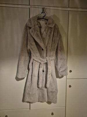 Beige women's synthetic winter fur coat like new, size Large
