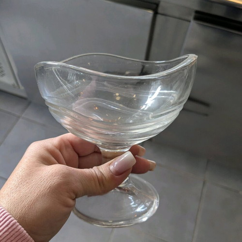 Glass ice cream bowls like new, set of 2