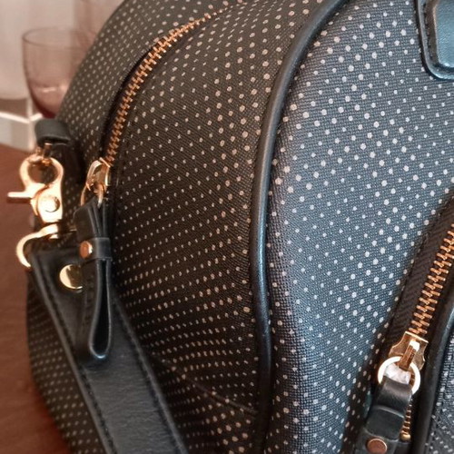Tous bag branded excellent, ideal for professional use