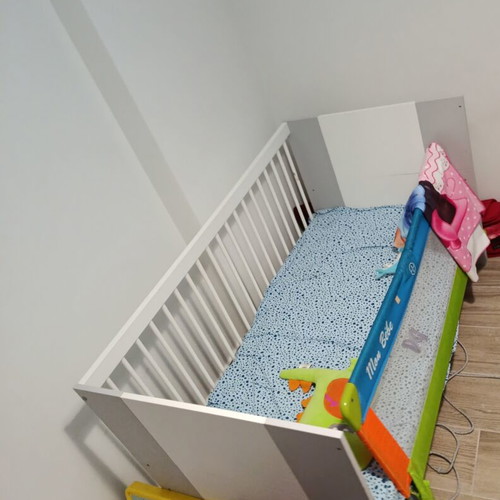 Baby cot bed like new with mattress