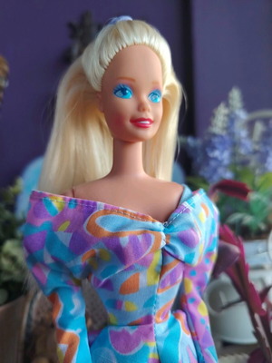 Barbie Style 1992 σαν καινούργιο με αυθεντικό φόρεμα