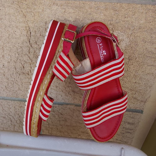 Voi & Noi sandals size 38 used, white and red platform