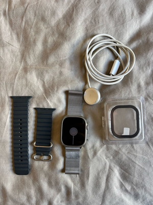 Apple Watch Ultra Titanium 49mm με ελαφρές γρατζουνιές, σαν καινούργιο