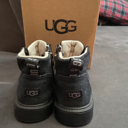 Παιδικά παπούτσια Ugg Australia νούμερο 27,5 μεταχειρισμένα, ιδιαίτερα ζεστά