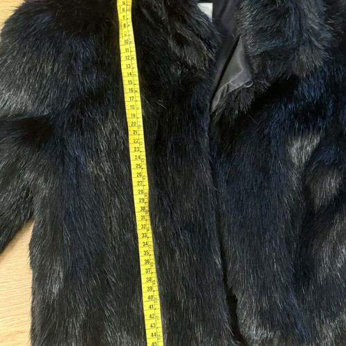 Short black fur coat Toi Moi like new