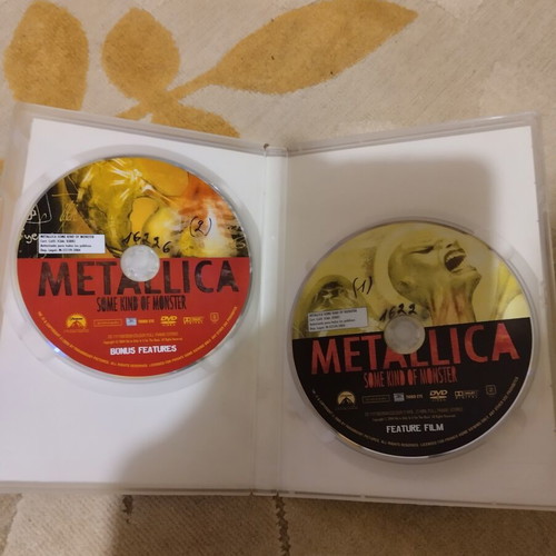 Metallica DVD set like new, 2 discs, metal genre