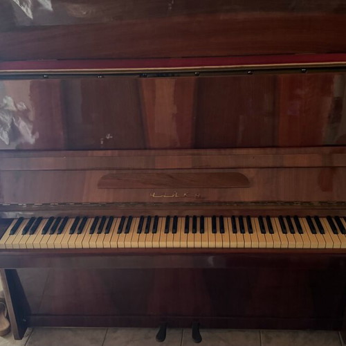 Russian piano like new