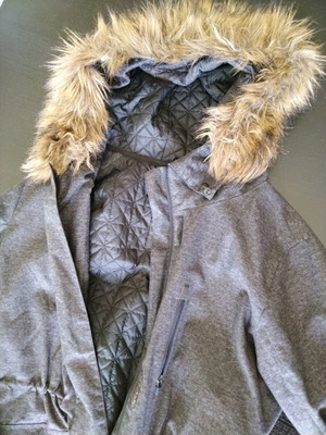 Burton snow jacket size M like new, gray