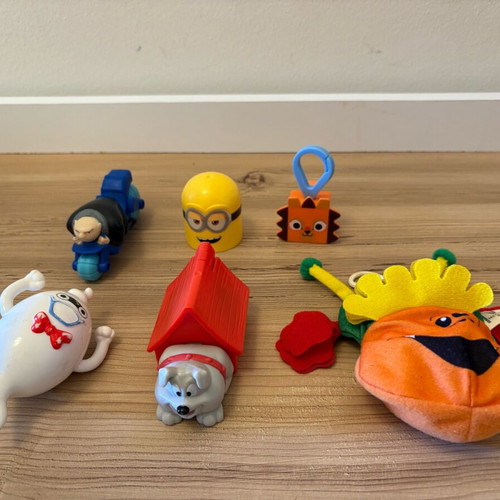 Happy Meal toys pack of 6 used with Minions and Looney Toons figures